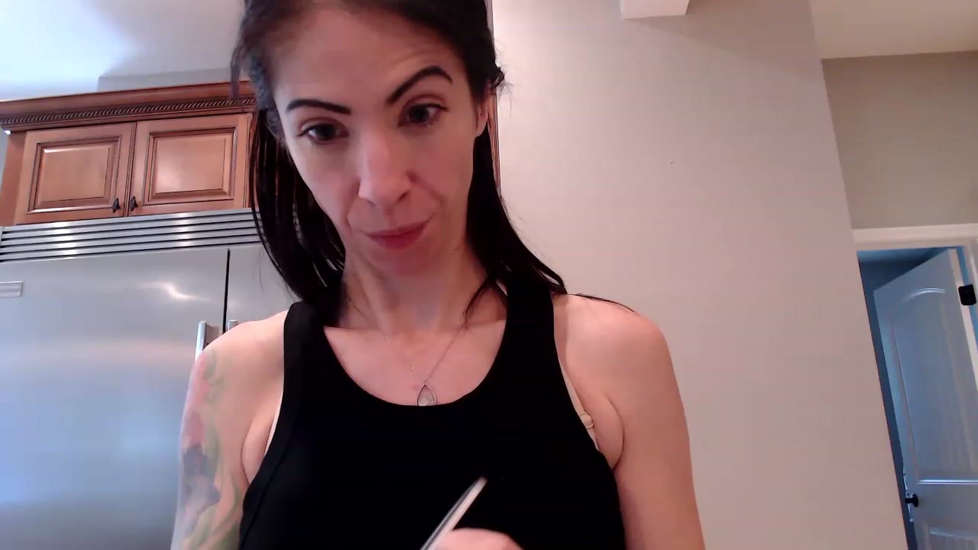 Gallery image thumbnail from AmyDay's myfreecams stream on, 06/01/2023, 16:33 image 3 of 20