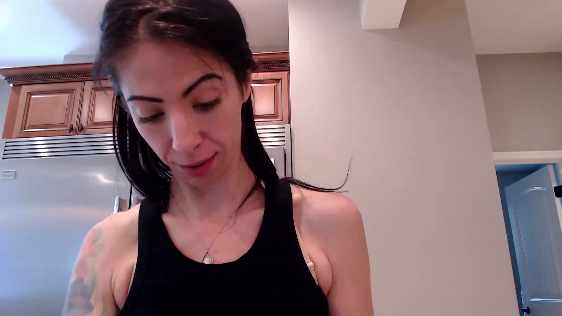 Gallery image thumbnail from AmyDay's myfreecams stream on, 06/01/2023, 16:33 image 1 of 20