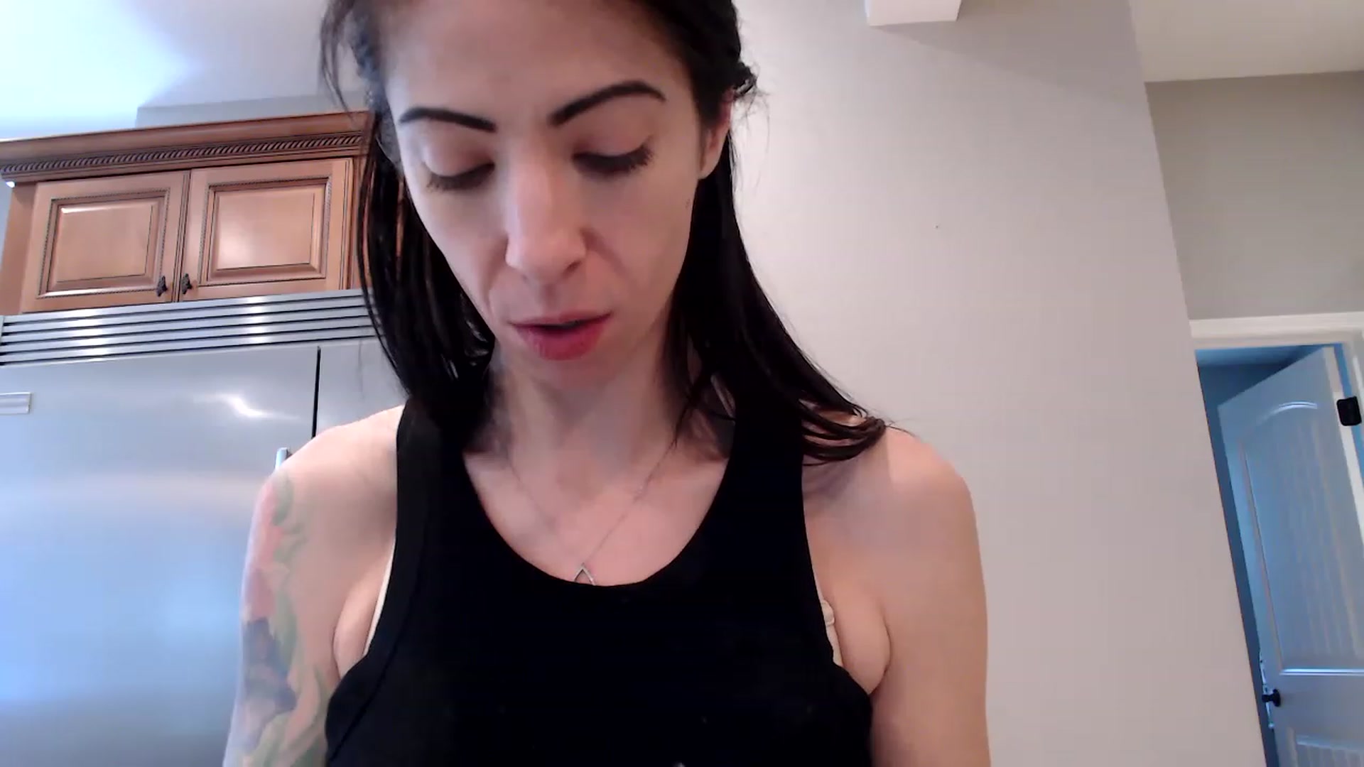 Gallery image thumbnail from AmyDay's myfreecams stream on, 06/01/2023, 16:33 image 6 of 20