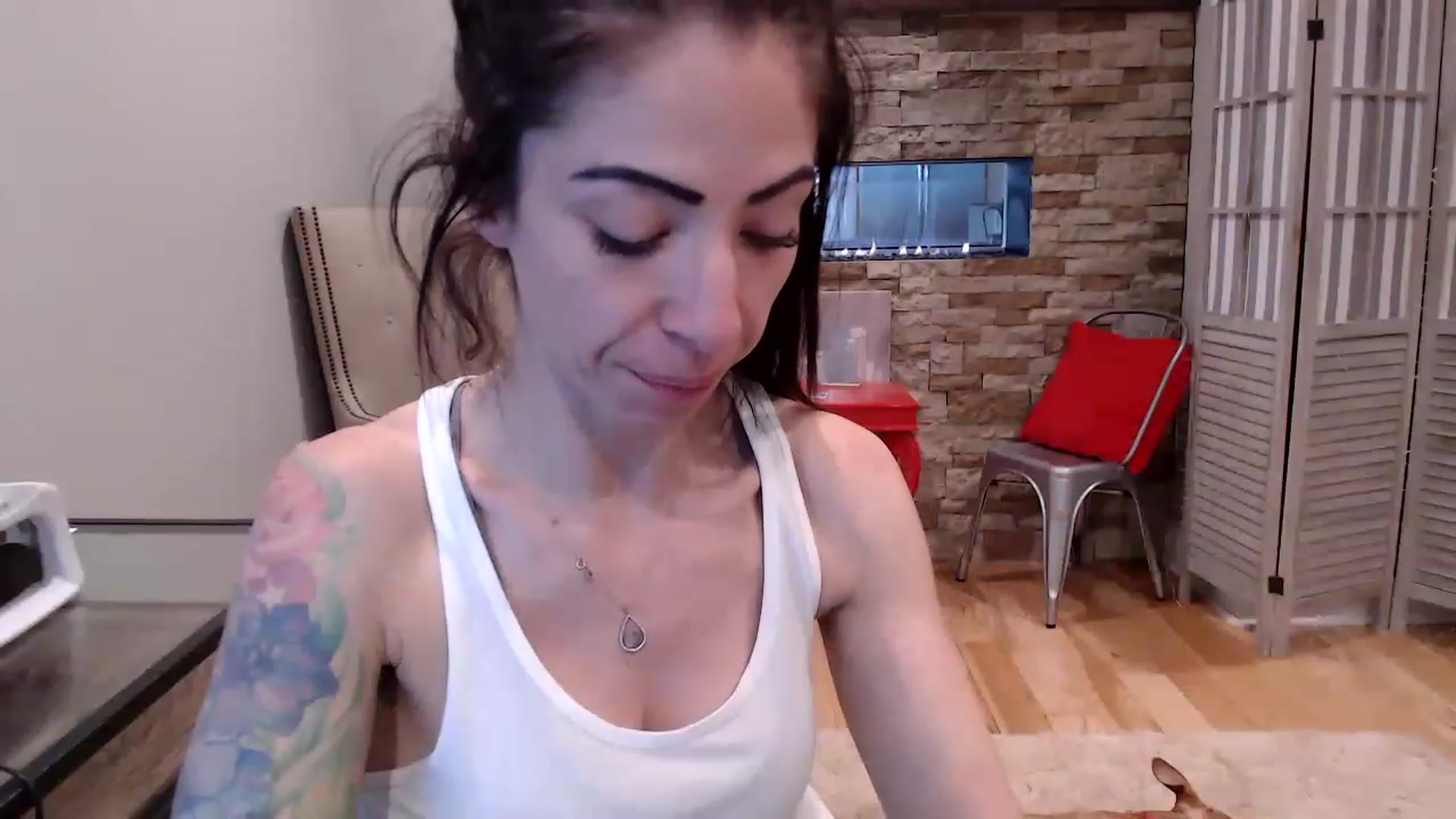 Gallery image thumbnail from AmyDay's myfreecams stream on, 06/05/2023, 18:02 image 8 of 20