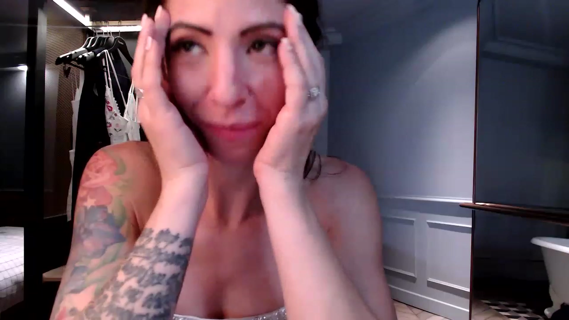 Gallery image thumbnail from AmyDay's myfreecams stream on, 06/13/2023, 23:32 image 9 of 20