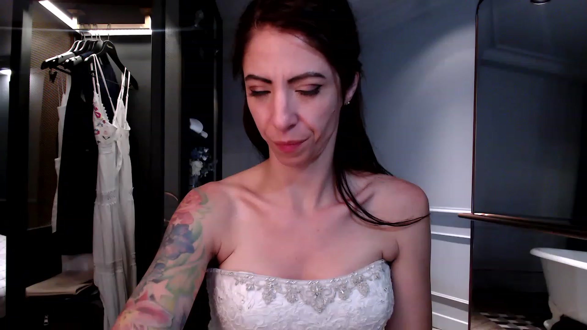 Gallery image thumbnail from AmyDay's myfreecams stream on, 06/13/2023, 23:32 image 7 of 20