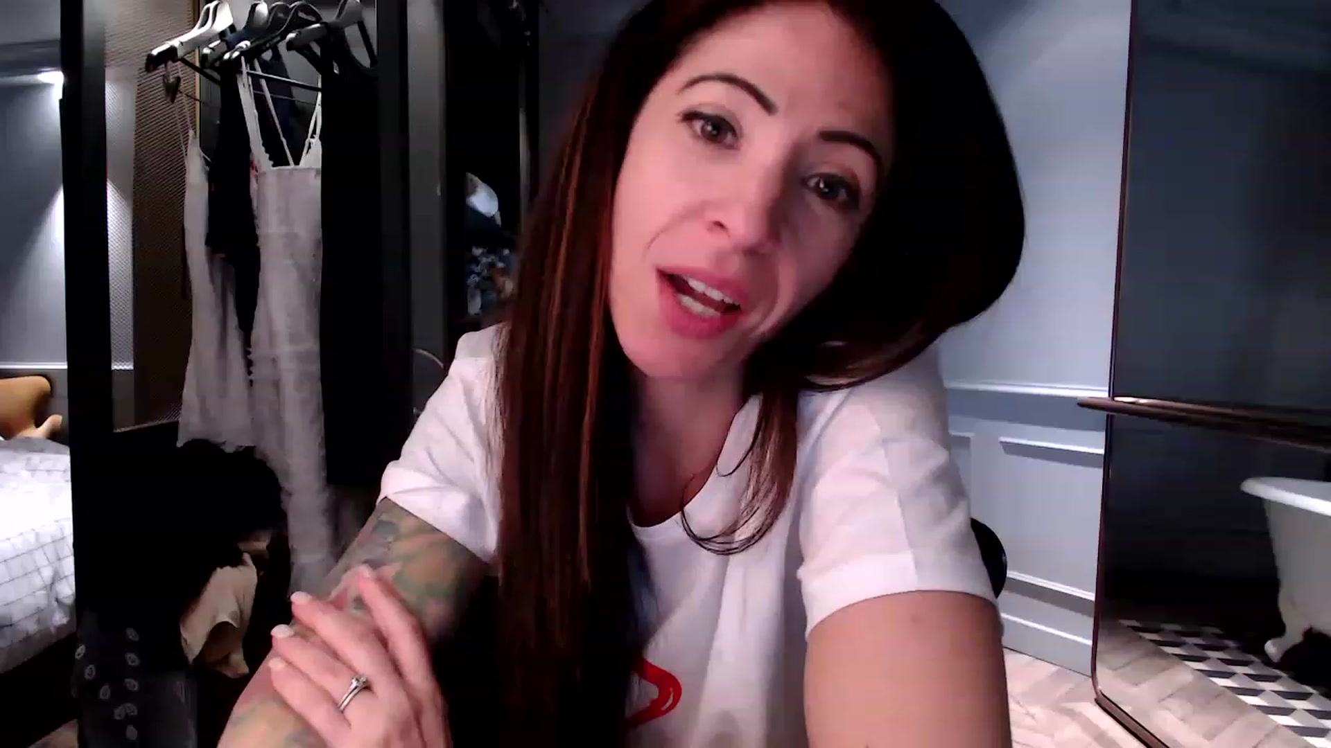 Gallery image thumbnail from AmyDay's myfreecams stream on, 06/14/2023, 23:52 image 17 of 20