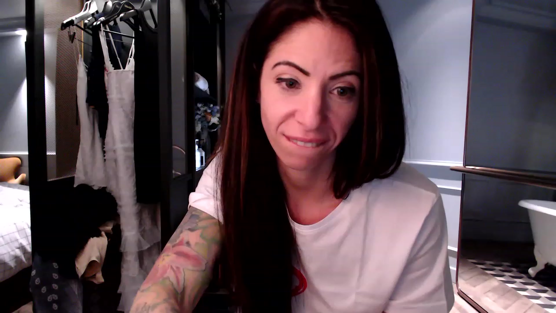 Gallery image thumbnail from AmyDay's myfreecams stream on, 06/14/2023, 23:52 image 15 of 20
