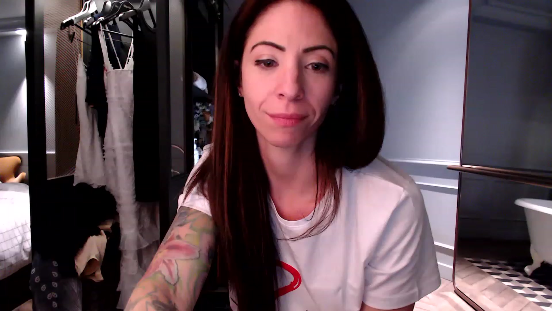 Gallery image thumbnail from AmyDay's myfreecams stream on, 06/14/2023, 23:52 image 18 of 20