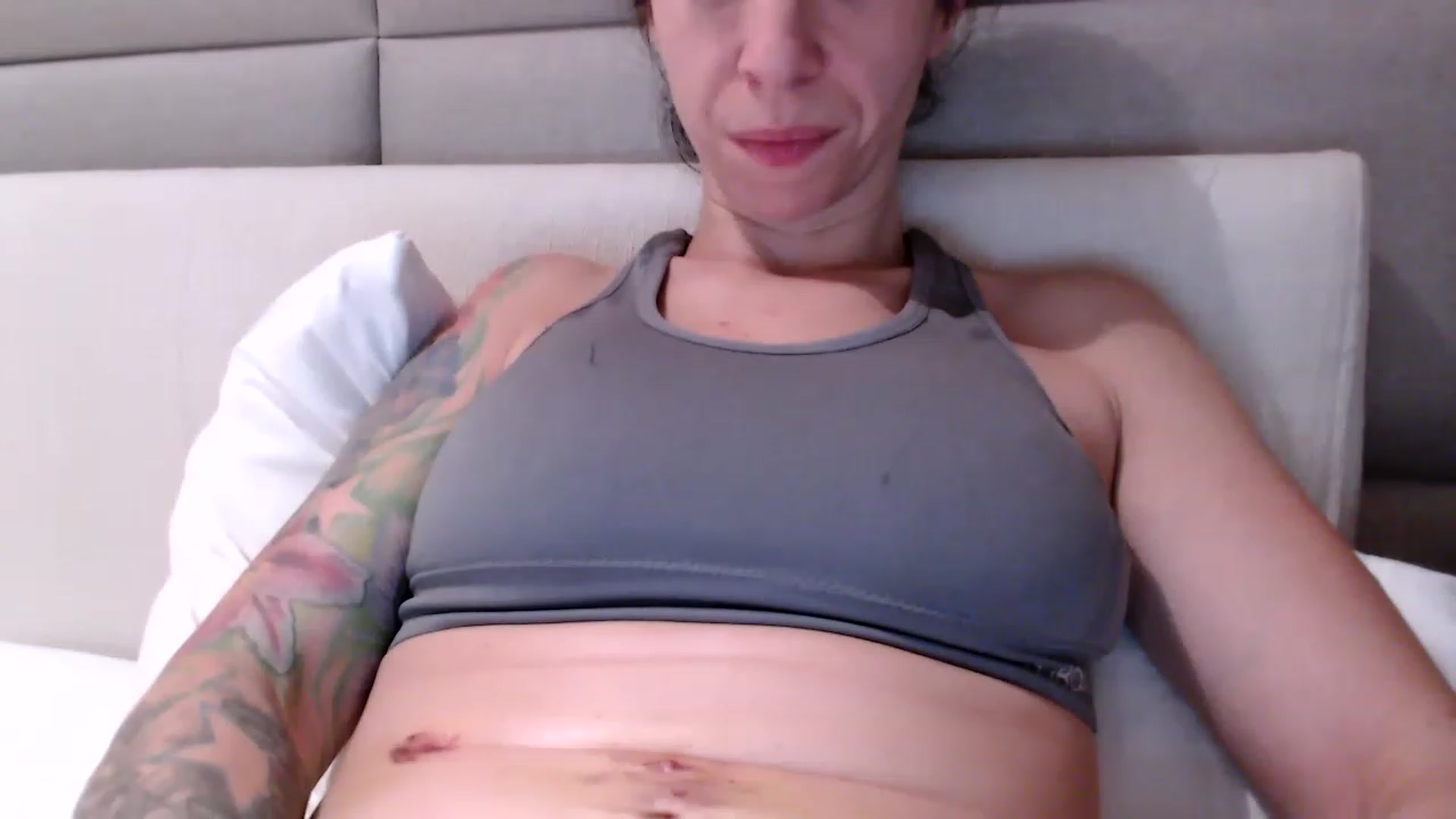 Gallery image thumbnail from AmyDay's myfreecams stream on, 06/24/2023, 04:52 image 2 of 20