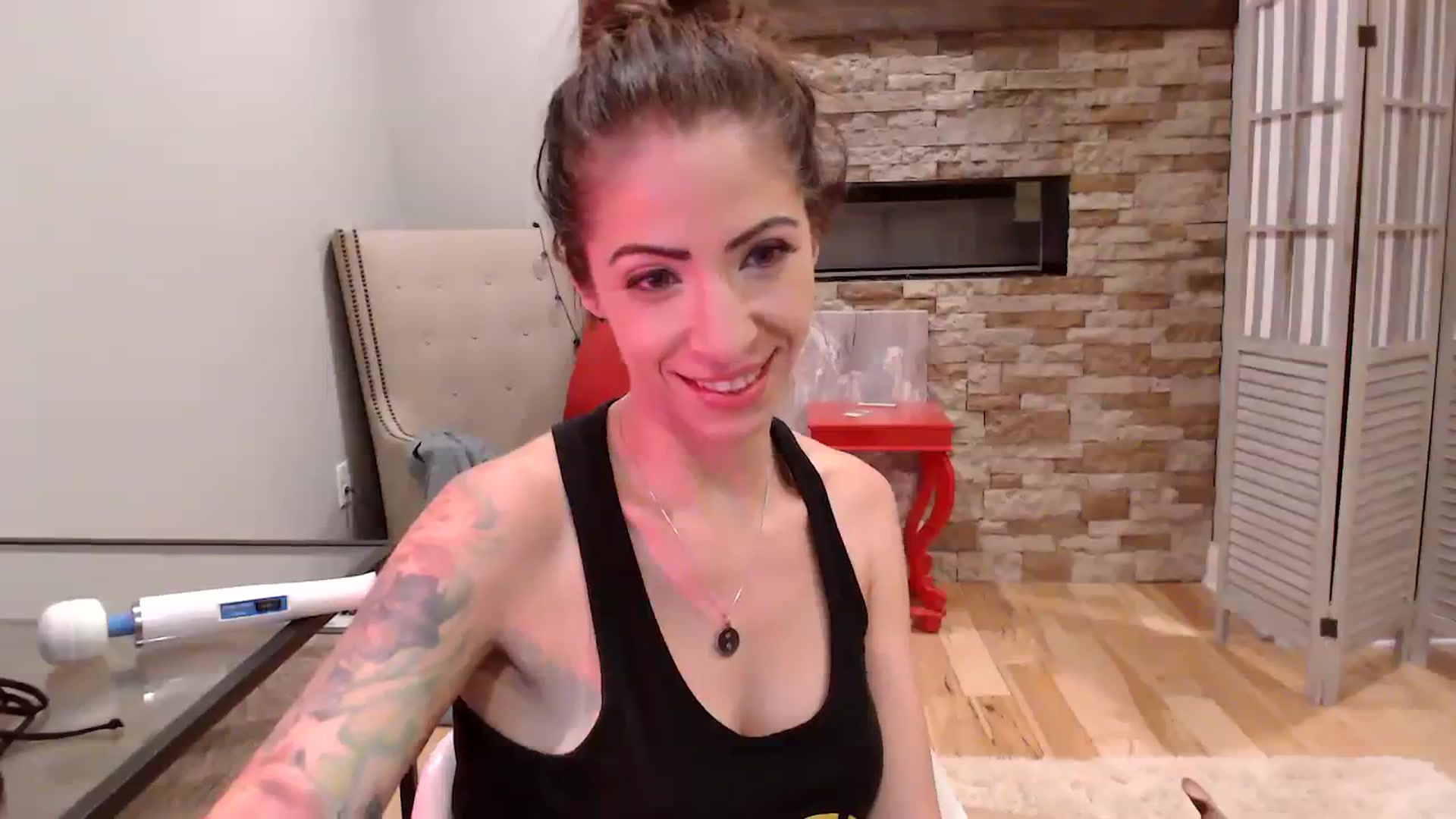 Gallery image thumbnail from AmyDay's myfreecams stream on, 08/12/2023, 07:39 image 3 of 20