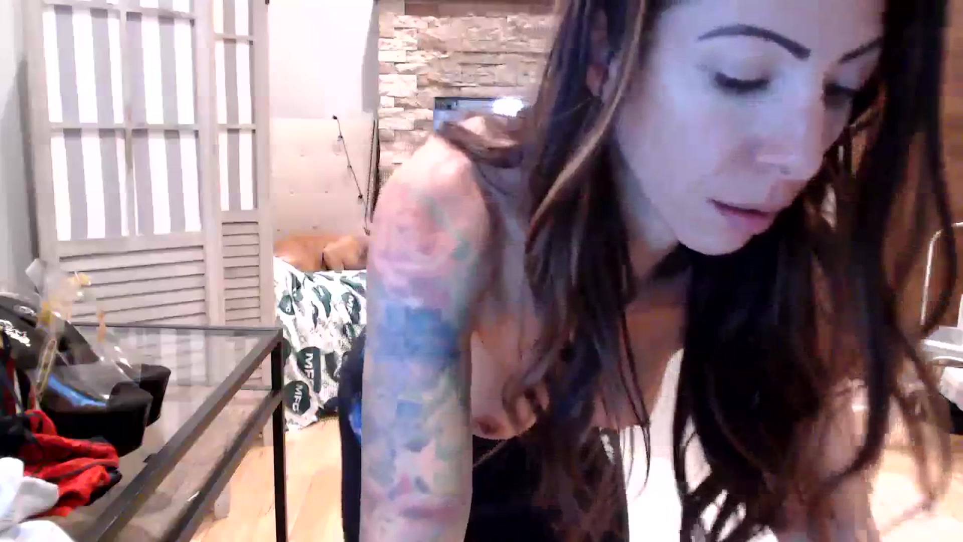 Gallery image thumbnail from AmyDay's myfreecams stream on, 09/18/2023, 18:12 image 16 of 20