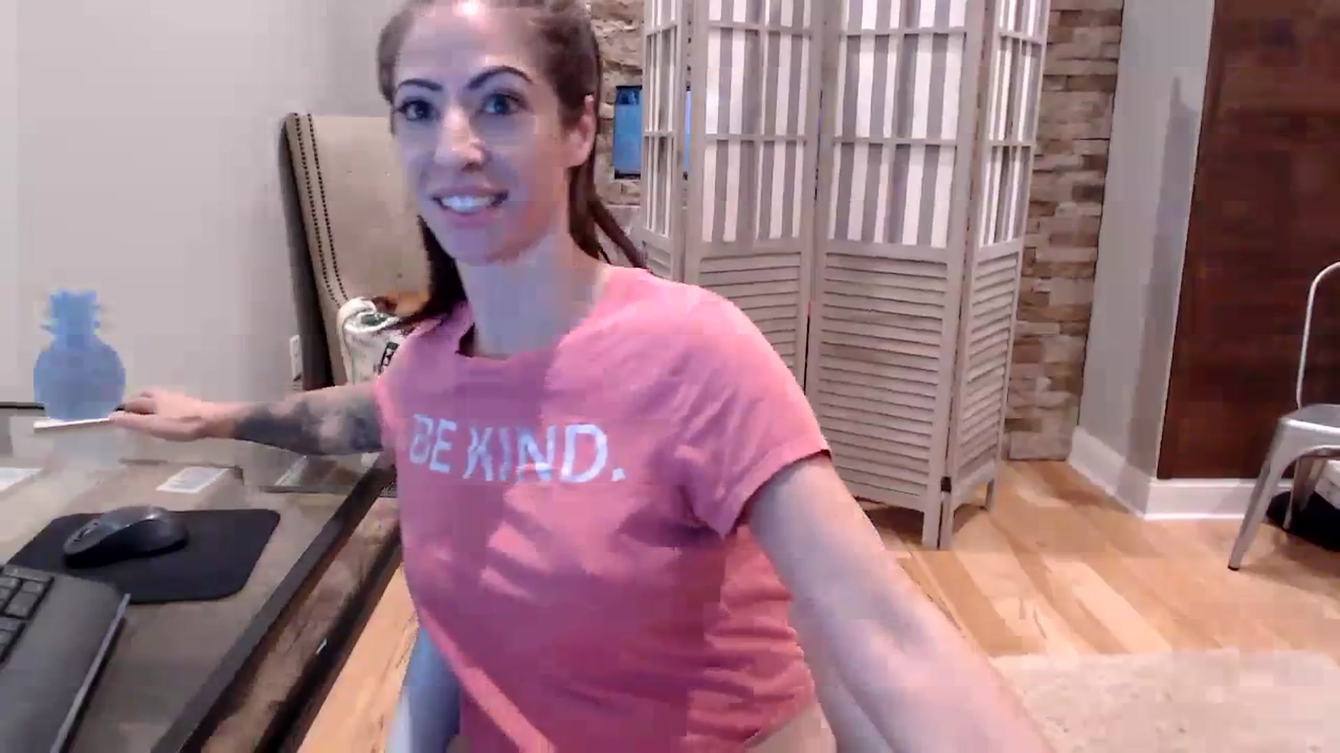 Gallery image thumbnail from AmyDay's myfreecams stream on, 09/20/2023, 18:49 image 16 of 20