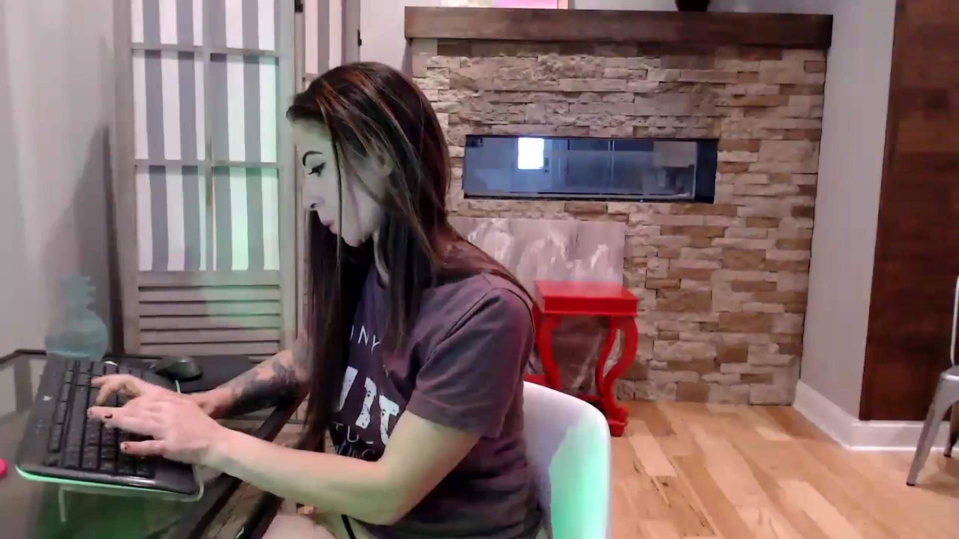 Gallery image thumbnail from AmyDay's myfreecams stream on, 09/26/2023, 16:00 image 8 of 20