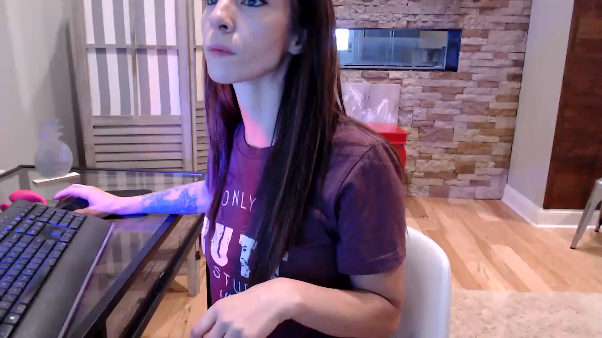 Gallery image thumbnail from AmyDay's myfreecams stream on, 09/26/2023, 16:00 image 17 of 20