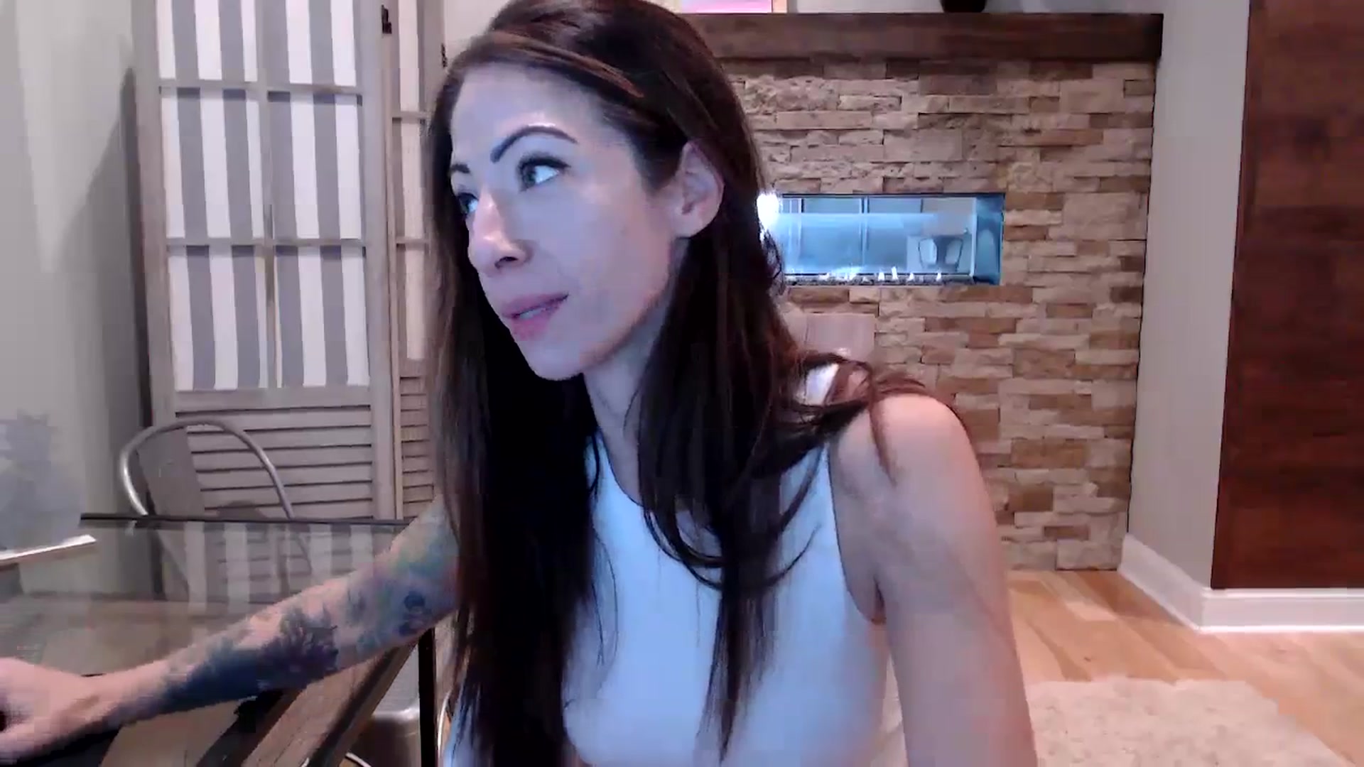 Gallery image thumbnail from AmyDay's myfreecams stream on, 10/03/2023, 15:51 image 16 of 20