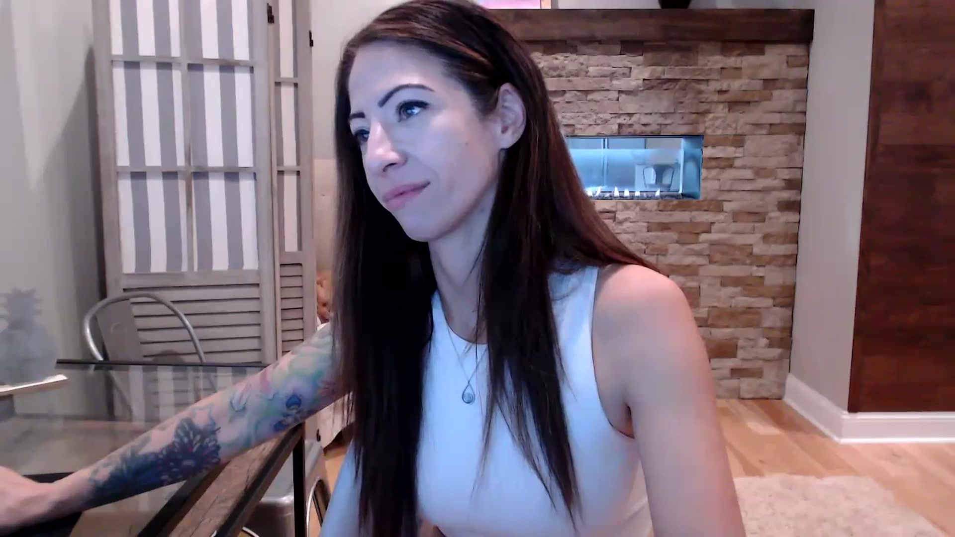 Gallery image thumbnail from AmyDay's myfreecams stream on, 10/03/2023, 15:51 image 18 of 20