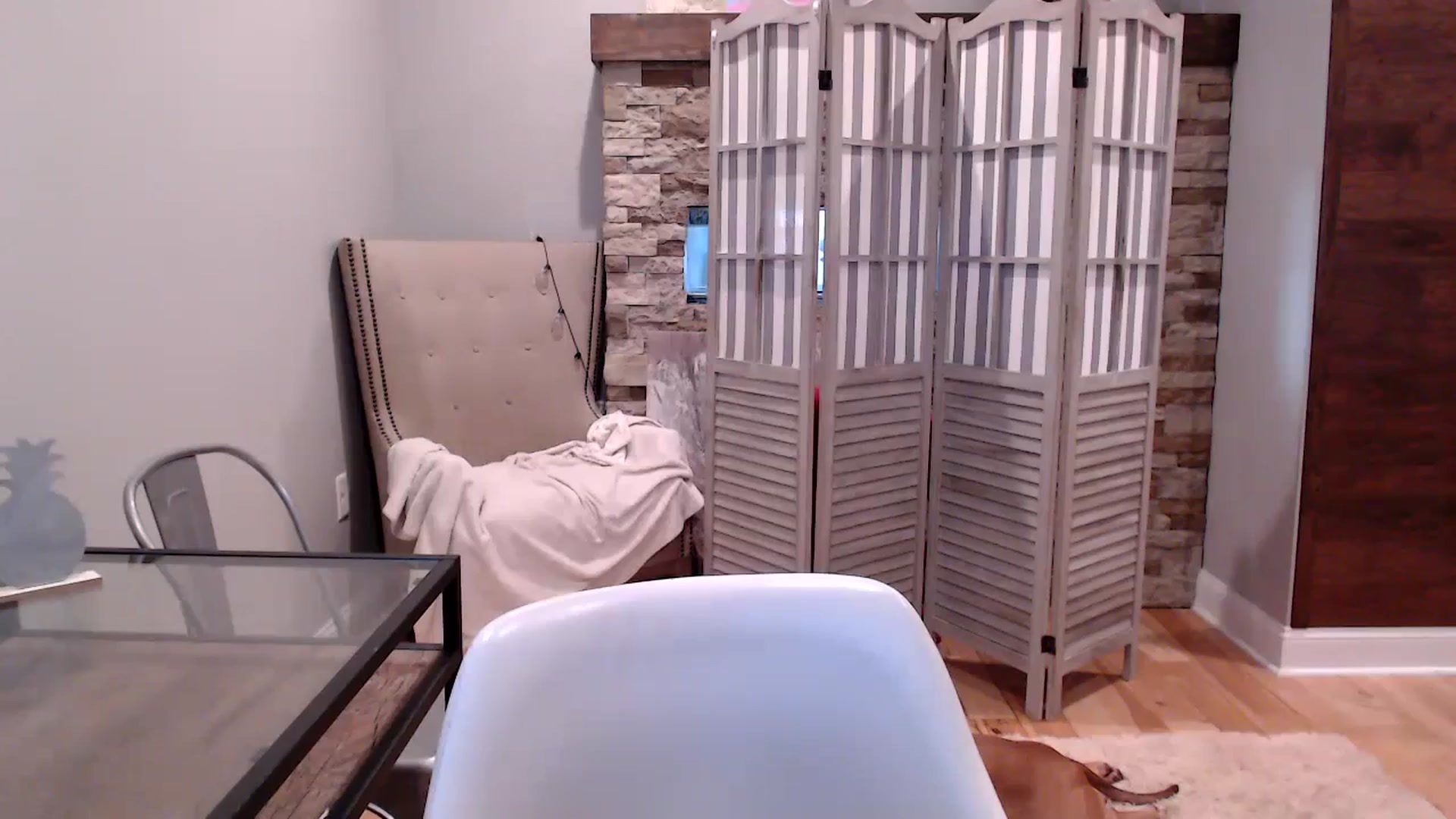 Gallery image thumbnail from AmyDay's myfreecams stream on, 10/03/2023, 17:07 image 18 of 20