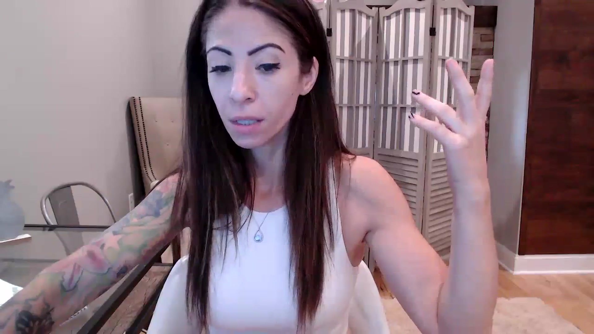 Gallery image thumbnail from AmyDay's myfreecams stream on, 10/03/2023, 17:55 image 16 of 20