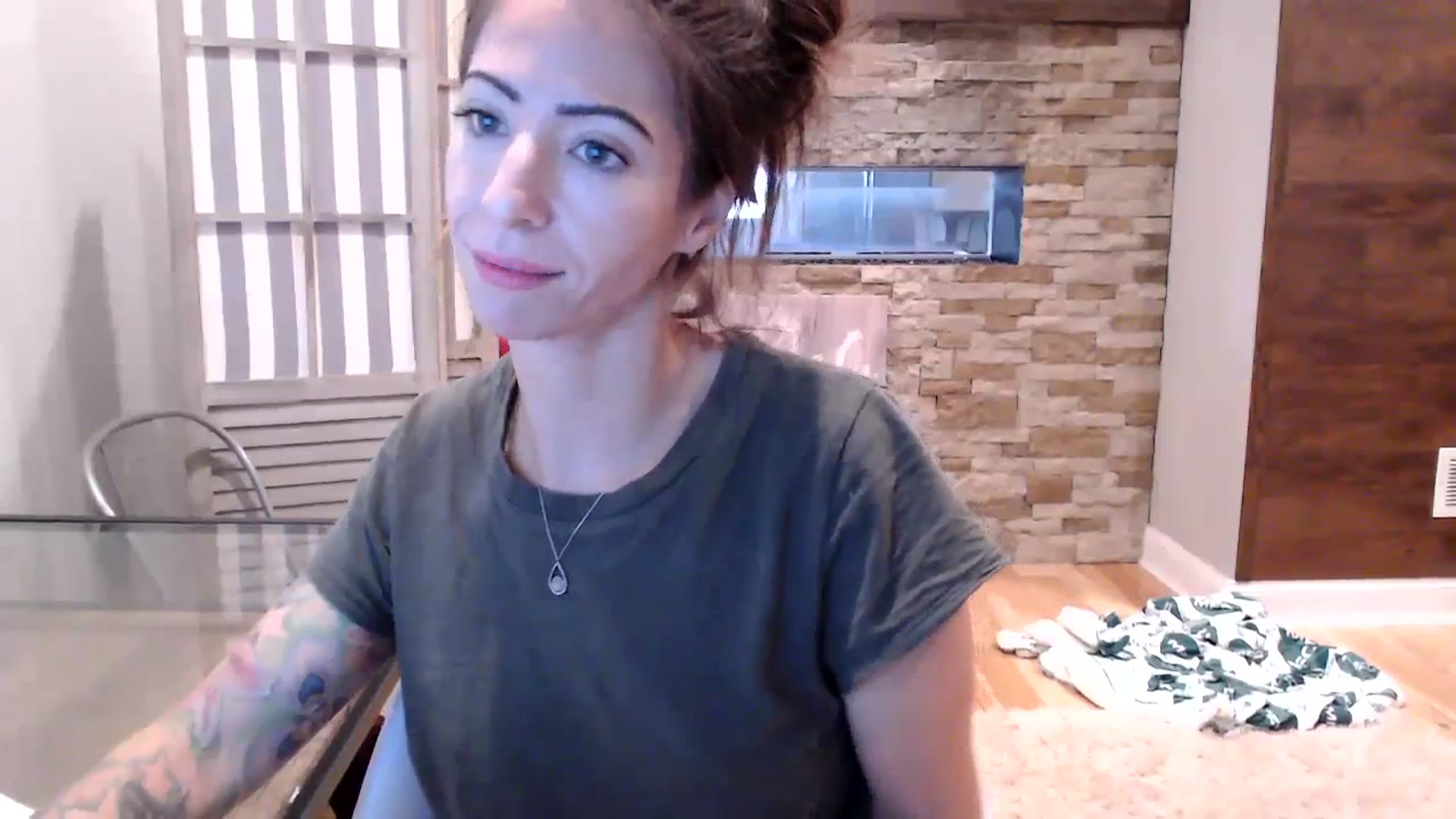 Gallery image thumbnail from AmyDay's myfreecams stream on, 10/06/2023, 17:44 image 13 of 20