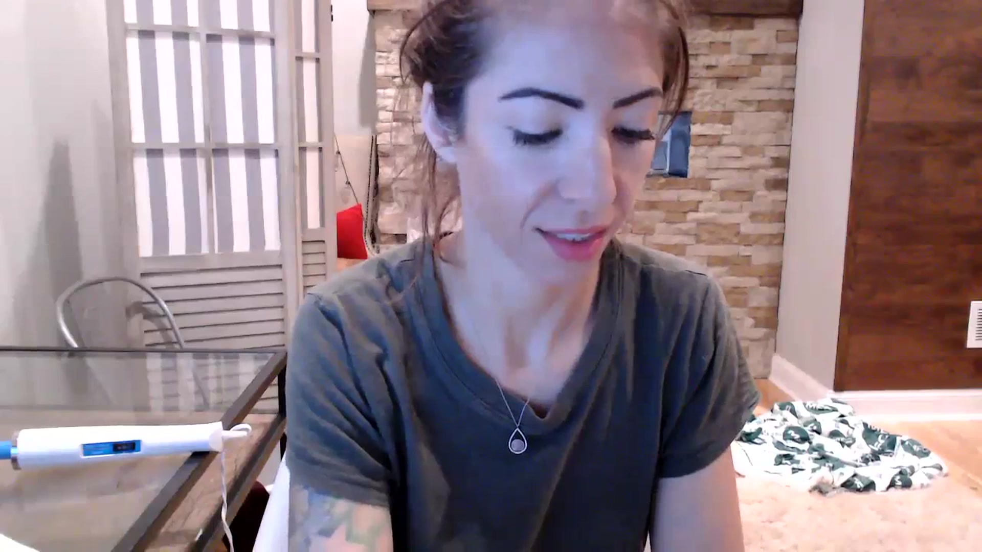 Gallery image thumbnail from AmyDay's myfreecams stream on, 10/06/2023, 17:44 image 17 of 20