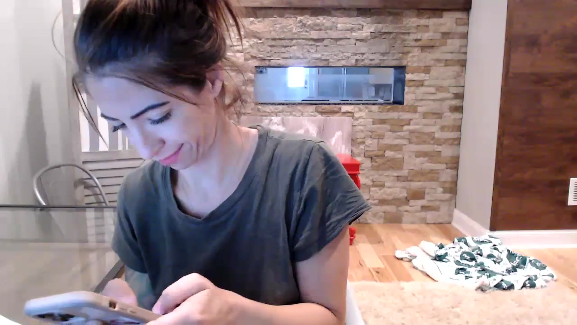 Gallery image thumbnail from AmyDay's myfreecams stream on, 10/06/2023, 17:44 image 11 of 20