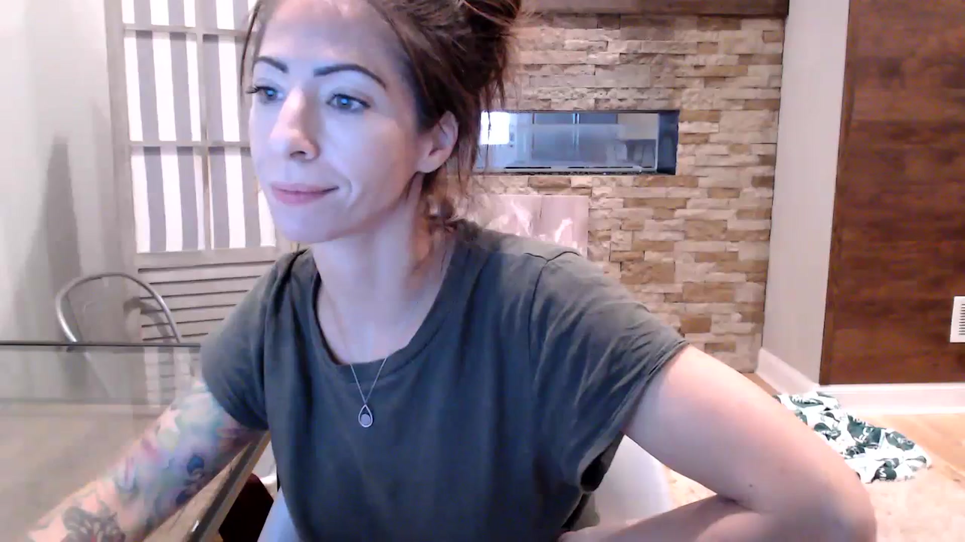 Gallery image thumbnail from AmyDay's myfreecams stream on, 10/06/2023, 17:44 image 4 of 20