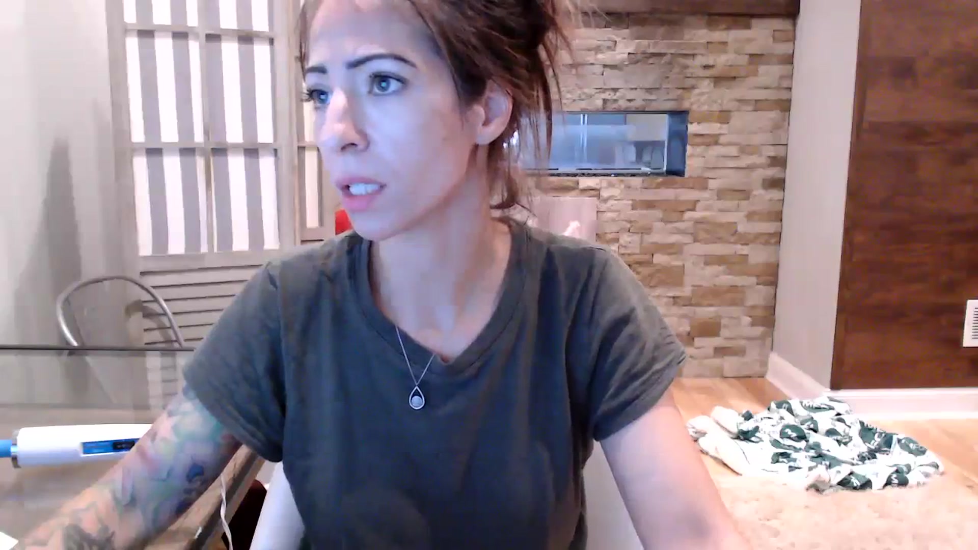 Gallery image thumbnail from AmyDay's myfreecams stream on, 10/06/2023, 17:44 image 18 of 20