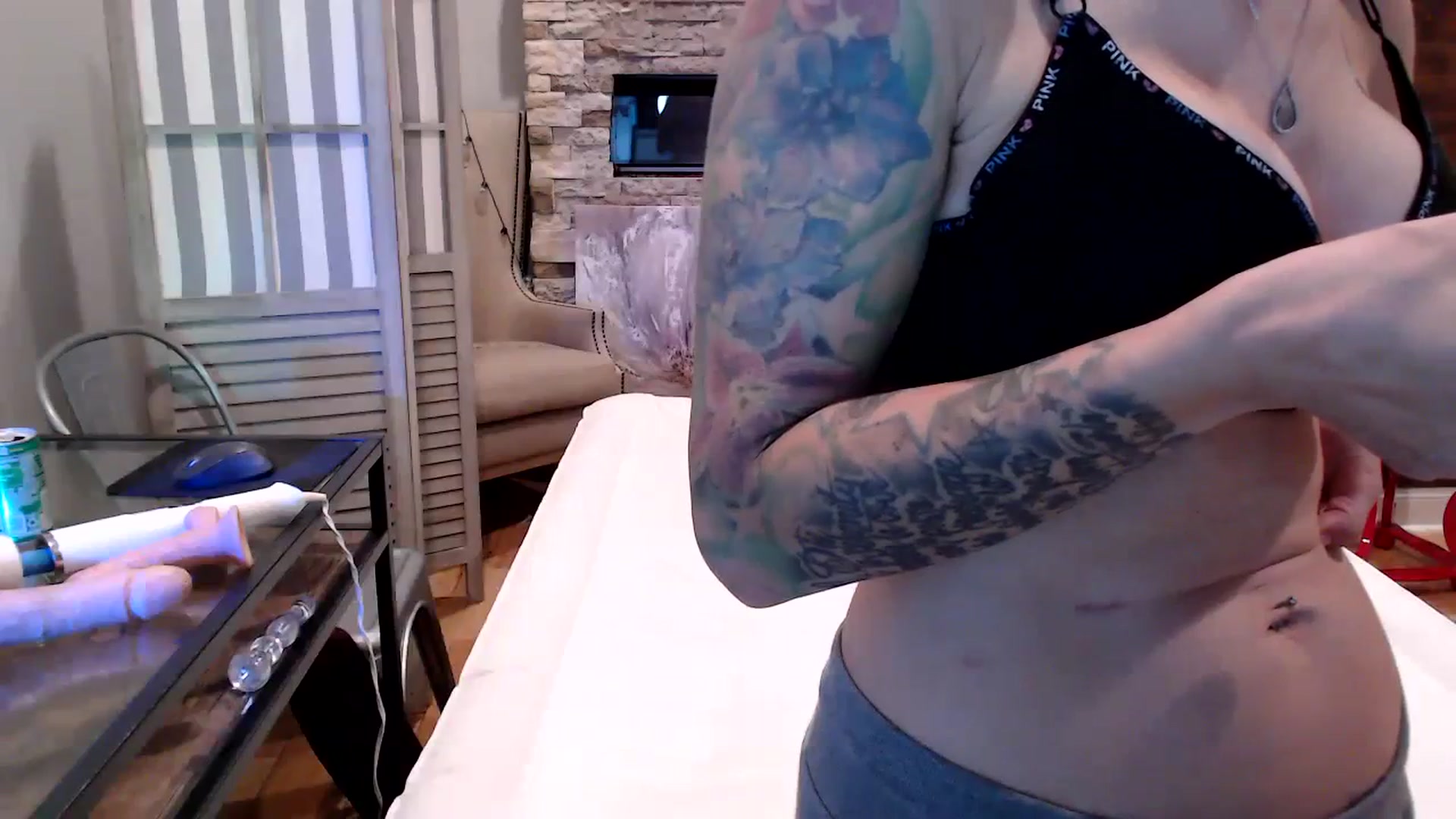 Gallery image thumbnail from AmyDay's myfreecams stream on, 10/09/2023, 05:42 image 5 of 20
