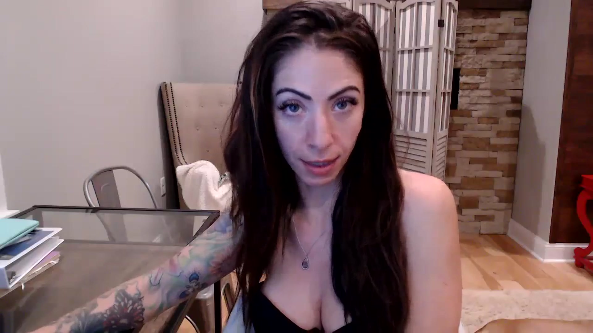 Gallery image thumbnail from AmyDay's myfreecams stream on, 10/24/2023, 05:42 image 4 of 20