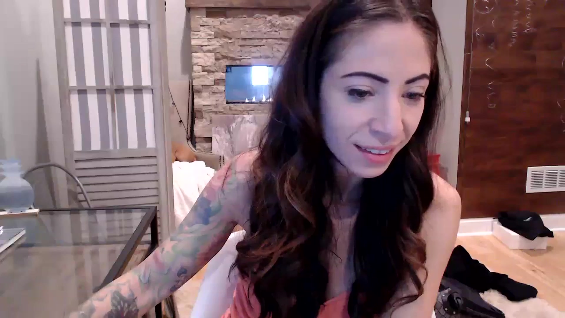 Gallery image thumbnail from AmyDay's myfreecams stream on, 11/06/2023, 17:58 image 10 of 20