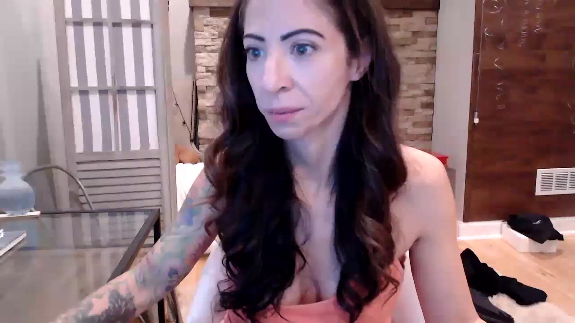 Gallery image thumbnail from AmyDay's myfreecams stream on, 11/06/2023, 17:58 image 11 of 20