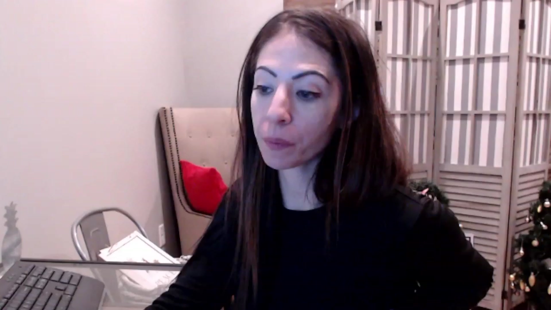 Gallery image thumbnail from AmyDay's myfreecams stream on, 12/13/2023, 19:55 image 7 of 20