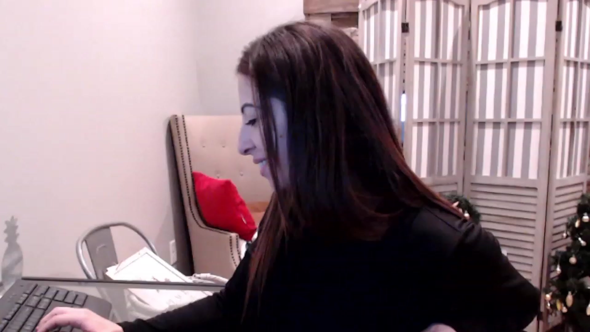 Gallery image thumbnail from AmyDay's myfreecams stream on, 12/13/2023, 19:55 image 12 of 20