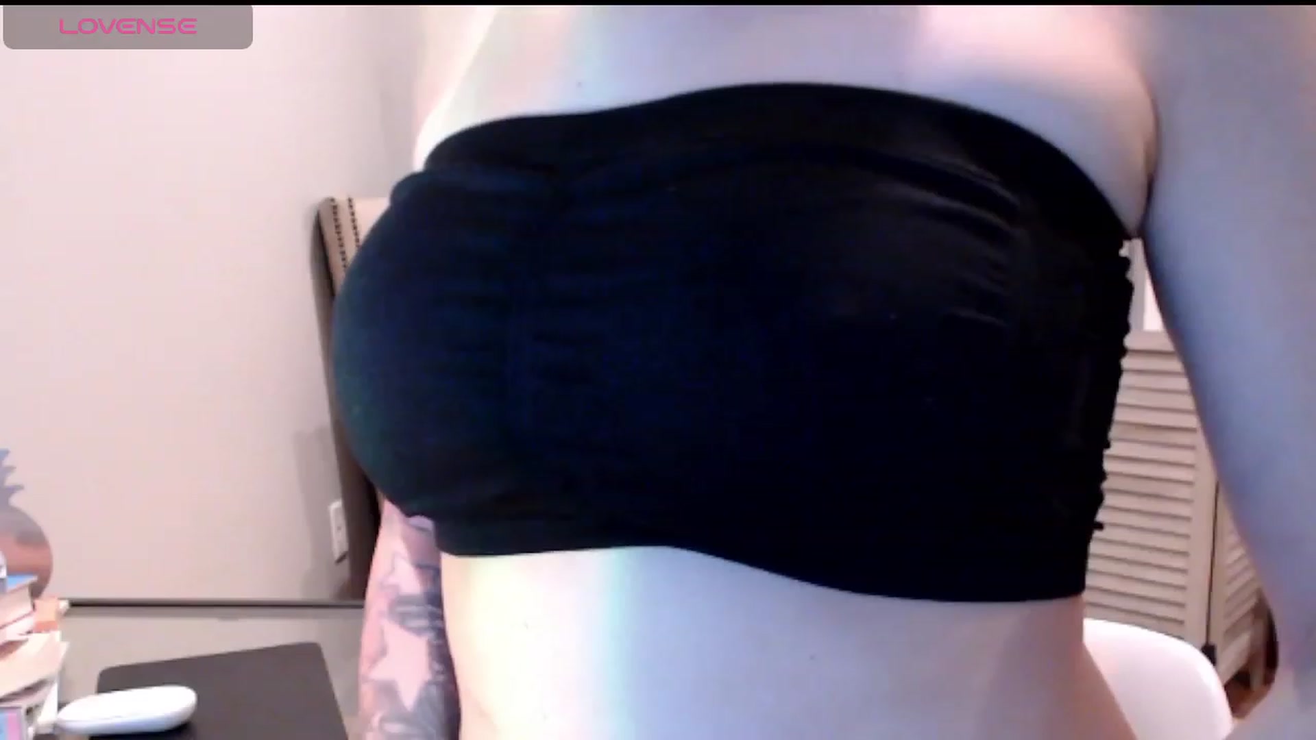 Gallery image thumbnail from AmyDay's myfreecams stream on, 01/09/2024, 07:07 image 17 of 20