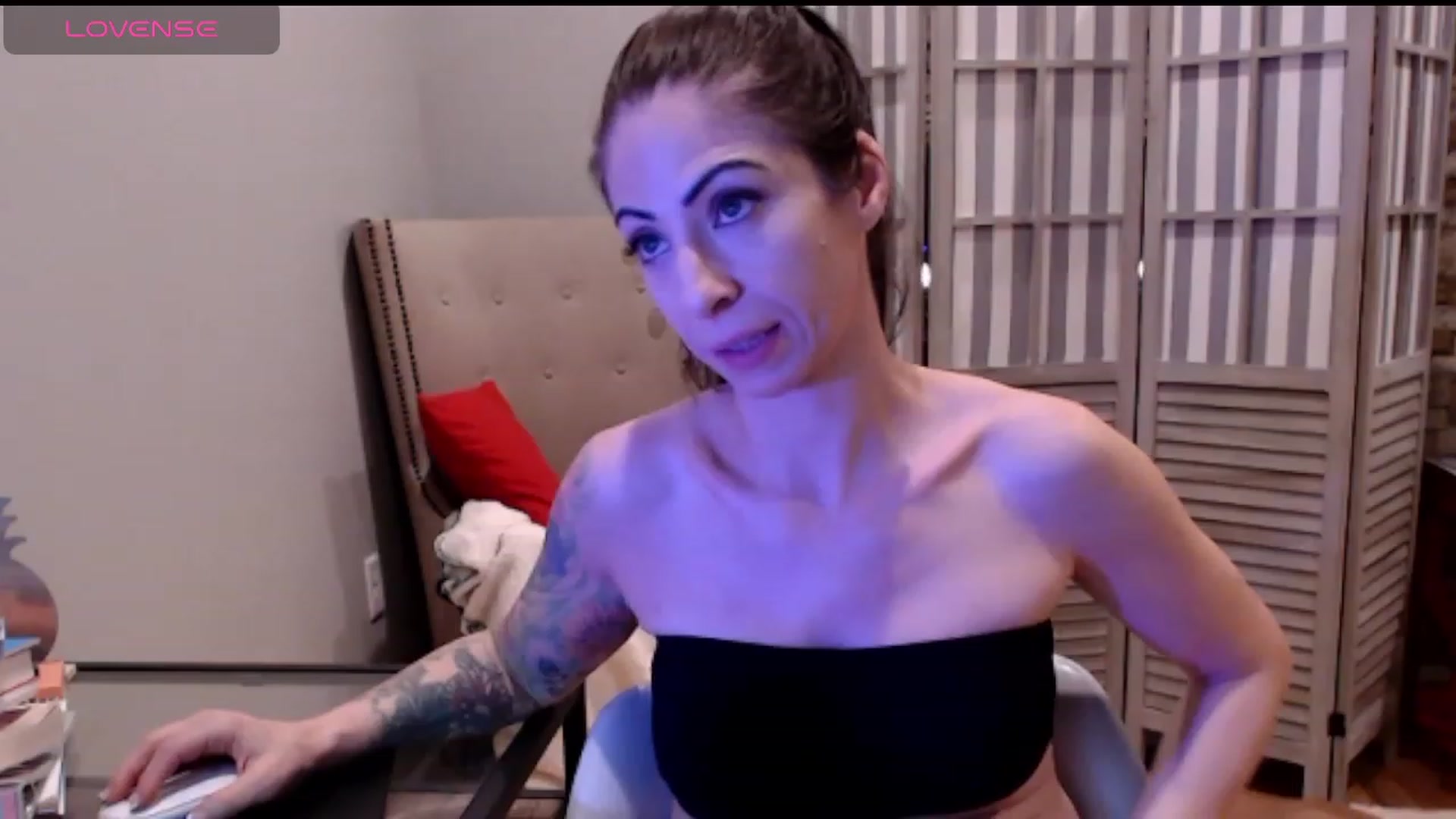 Gallery image thumbnail from AmyDay's myfreecams stream on, 01/09/2024, 07:07 image 13 of 20