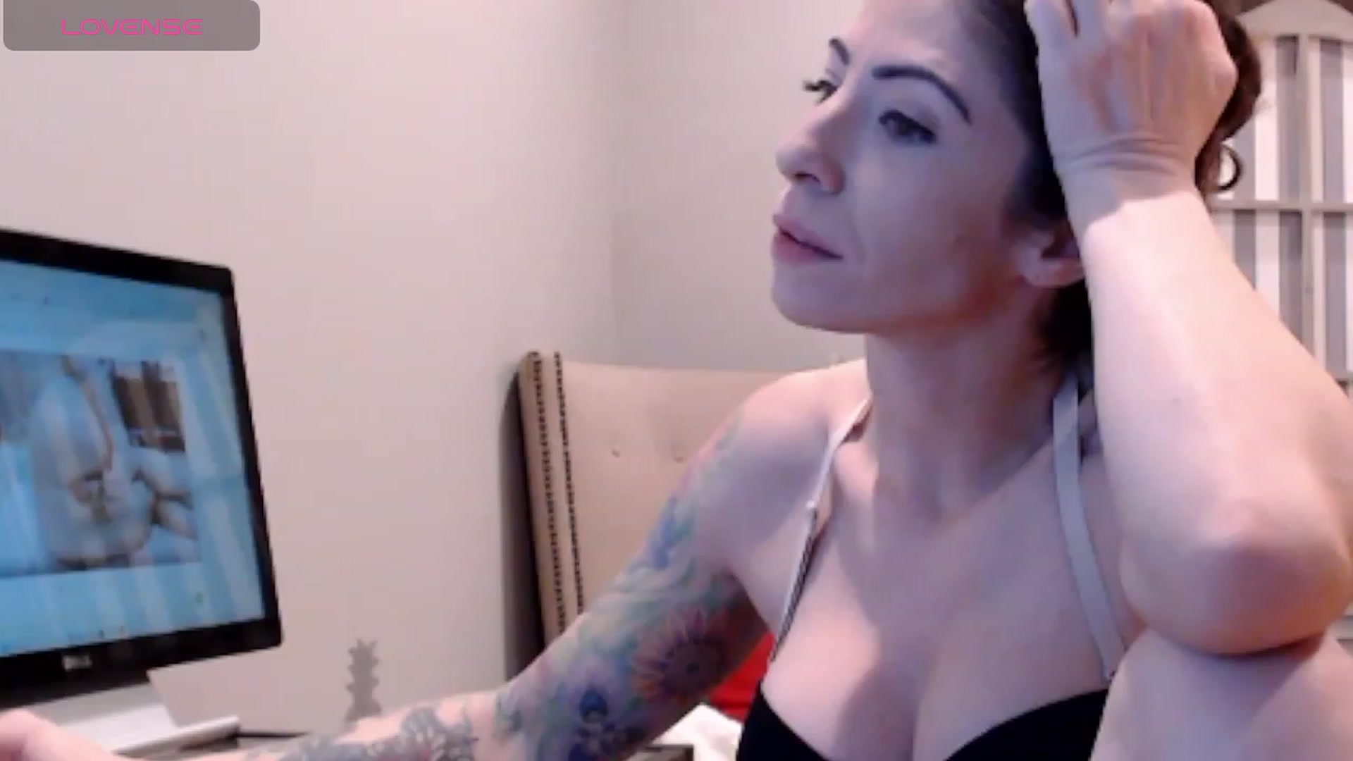 Gallery image thumbnail from AmyDay's myfreecams stream on, 01/15/2024, 06:04 image 10 of 20
