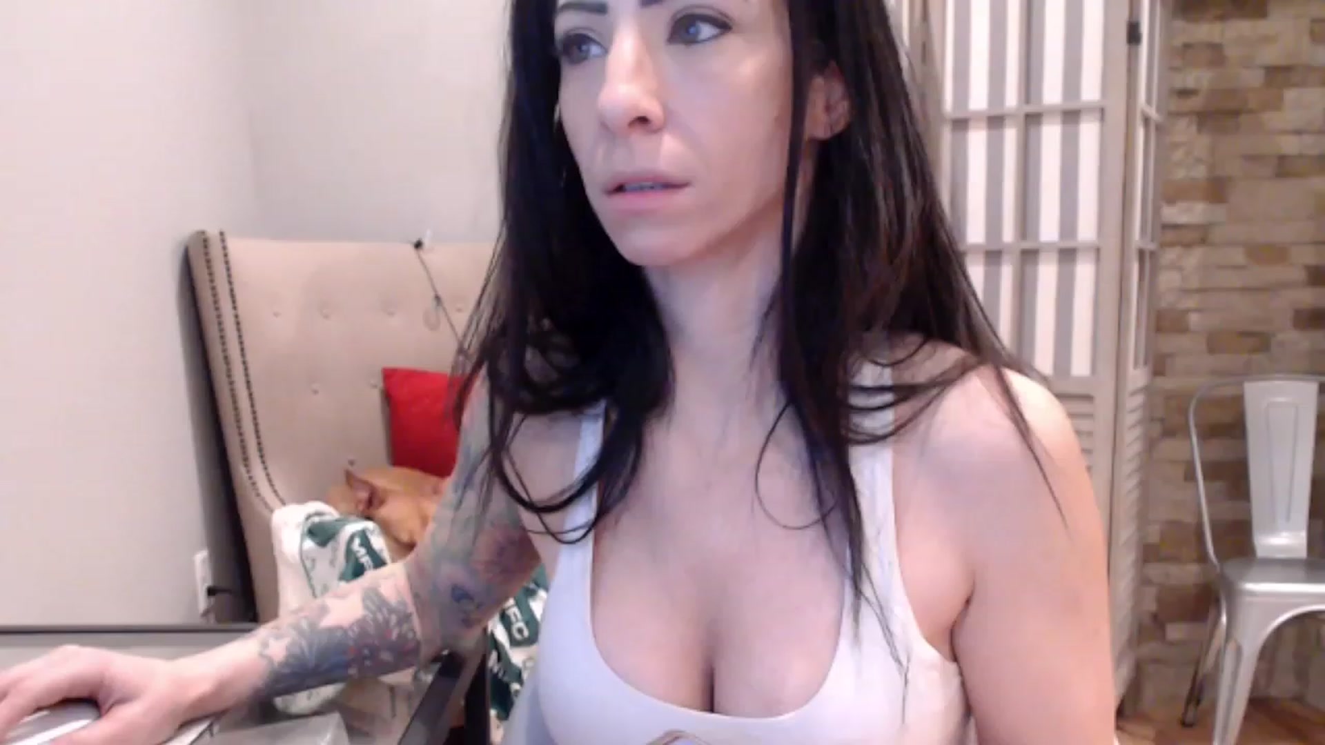 Gallery image thumbnail from AmyDay's myfreecams stream on, 03/07/2024, 17:02 image 18 of 20