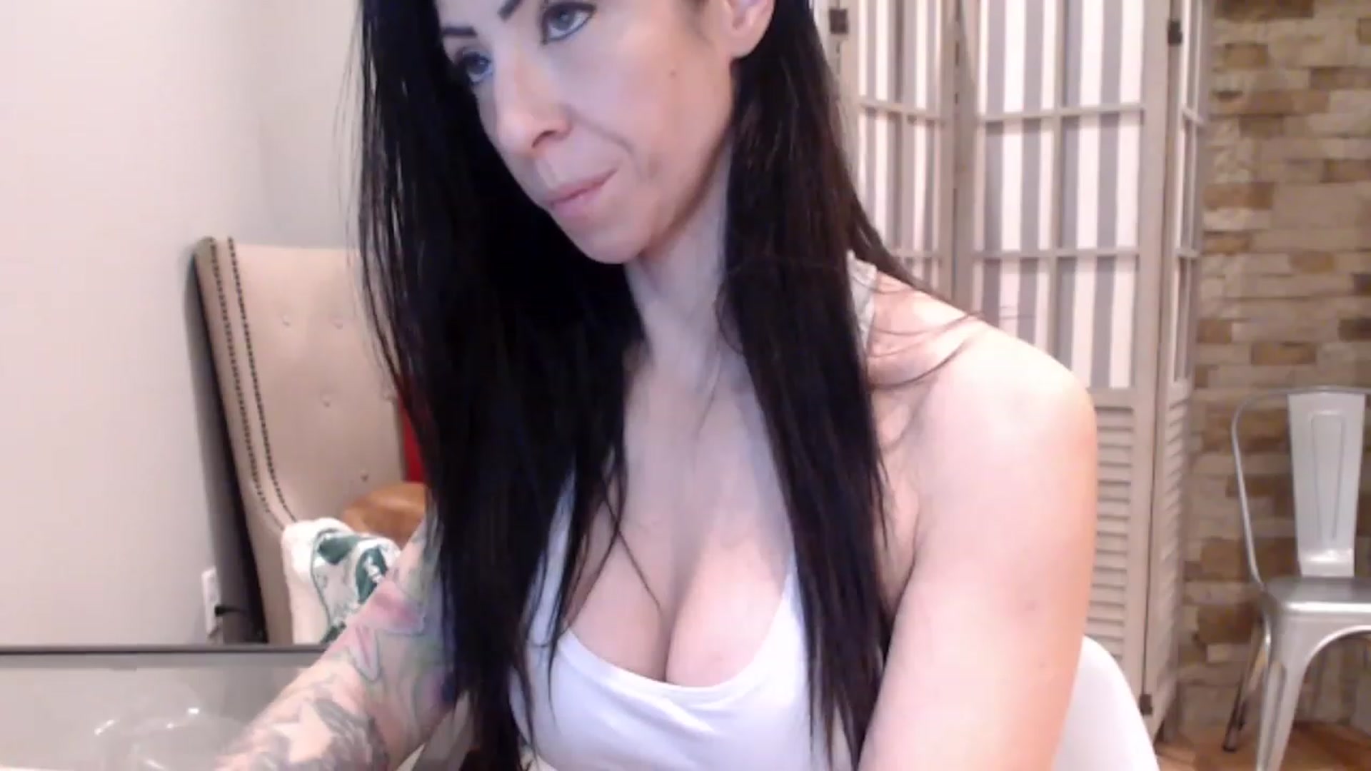Gallery image thumbnail from AmyDay's myfreecams stream on, 03/07/2024, 18:39 image 5 of 20