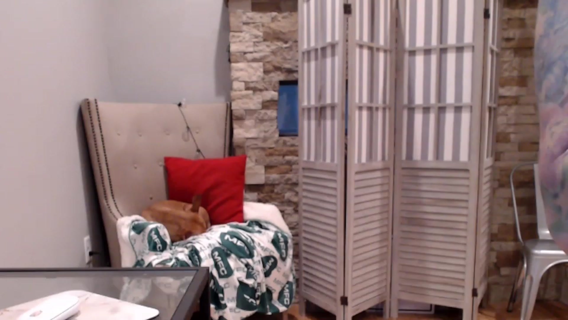 Gallery image thumbnail from AmyDay's myfreecams stream on, 03/07/2024, 18:39 image 4 of 20