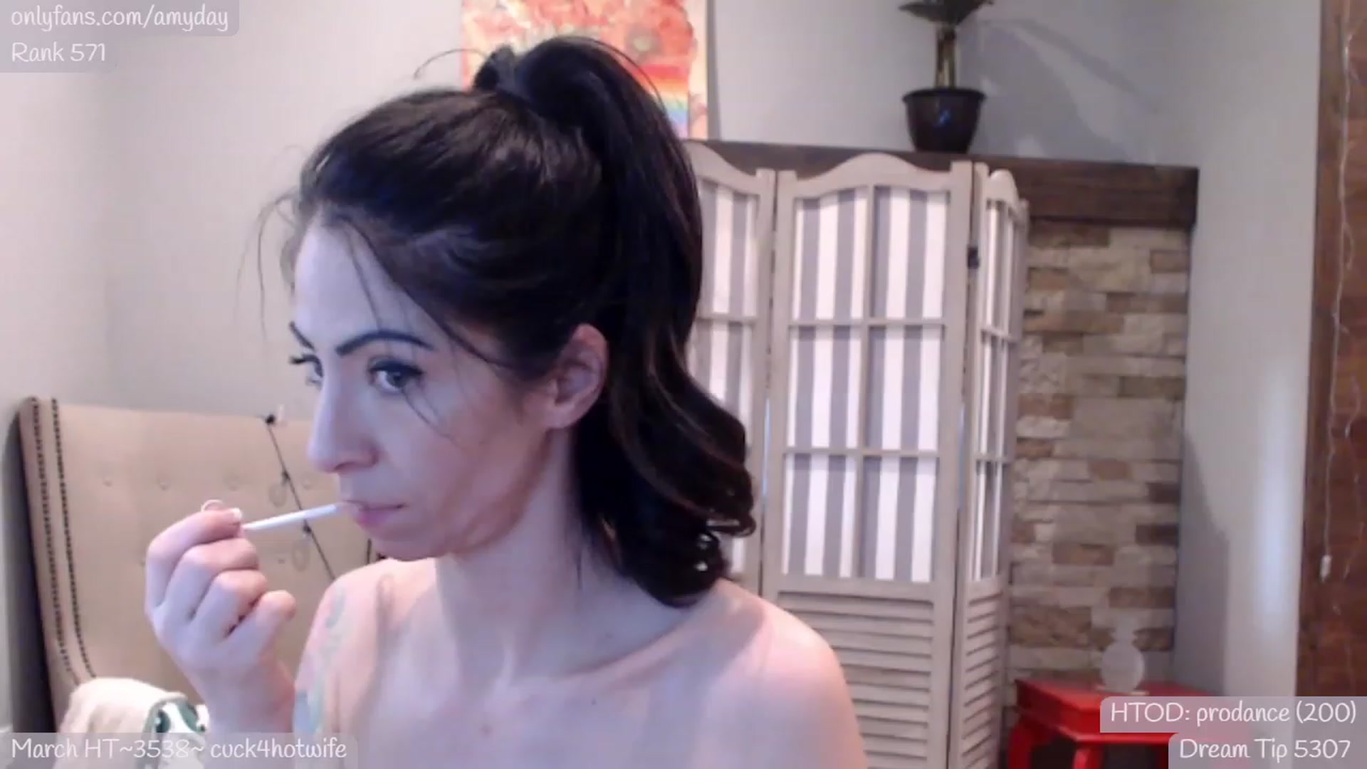 Gallery image thumbnail from AmyDay's myfreecams stream on, 03/12/2024, 18:46 image 10 of 20