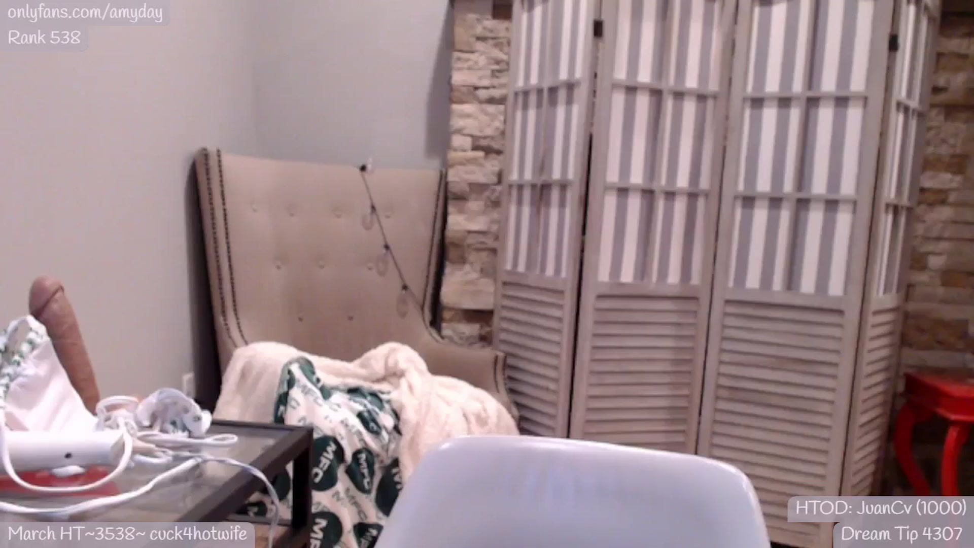Gallery image thumbnail from AmyDay's myfreecams stream on, 03/13/2024, 04:08 image 10 of 20