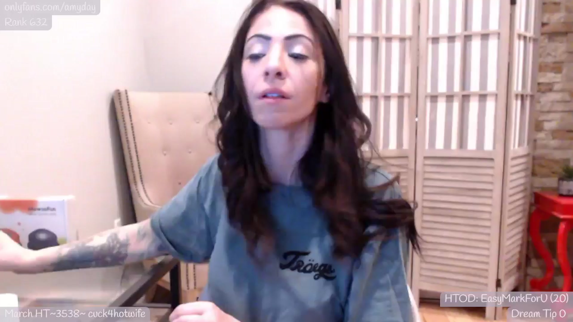 Gallery image thumbnail from AmyDay's myfreecams stream on, 03/25/2024, 06:24 image 14 of 20