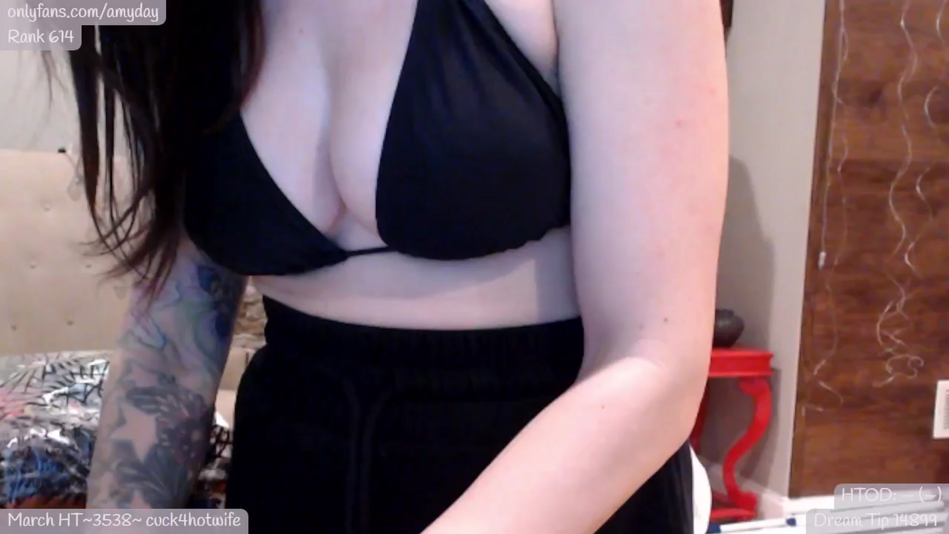 Gallery image thumbnail from AmyDay's myfreecams stream on, 03/31/2024, 06:57 image 7 of 20