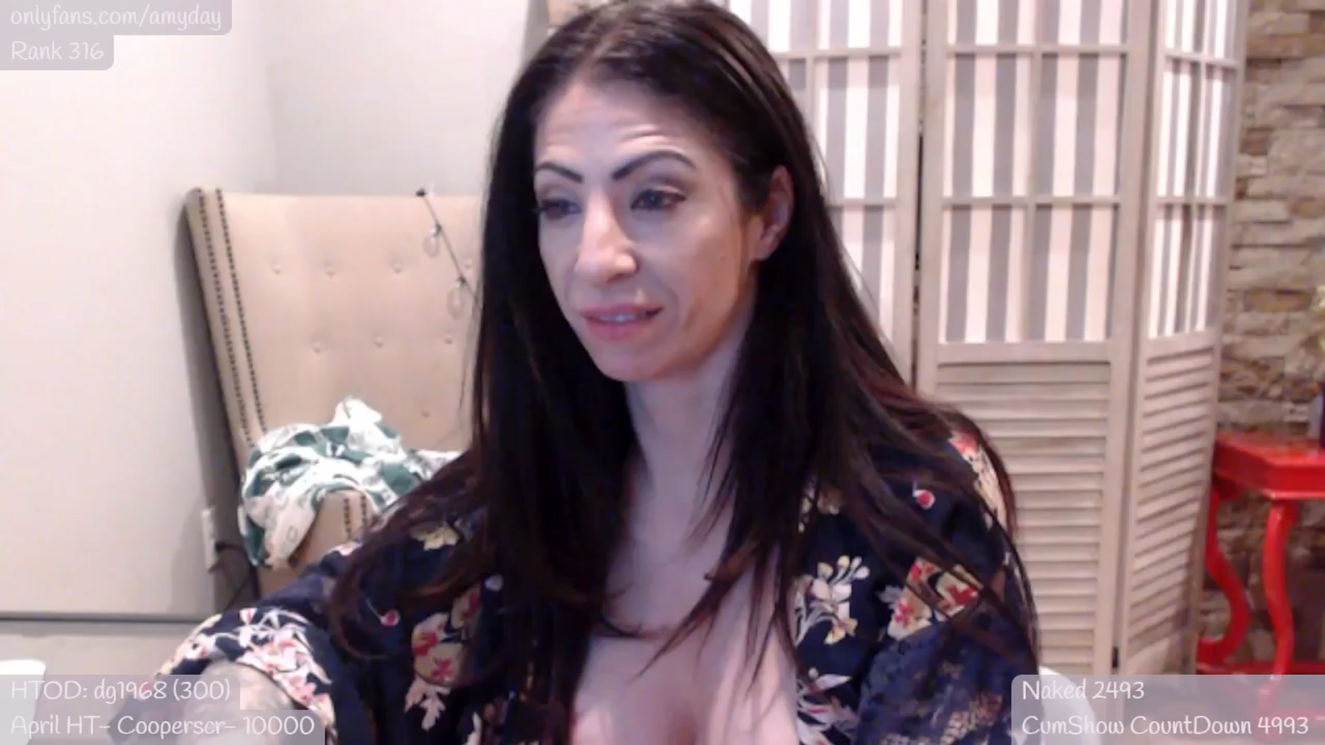 Gallery image thumbnail from AmyDay's myfreecams stream on, 04/08/2024, 05:06 image 13 of 20