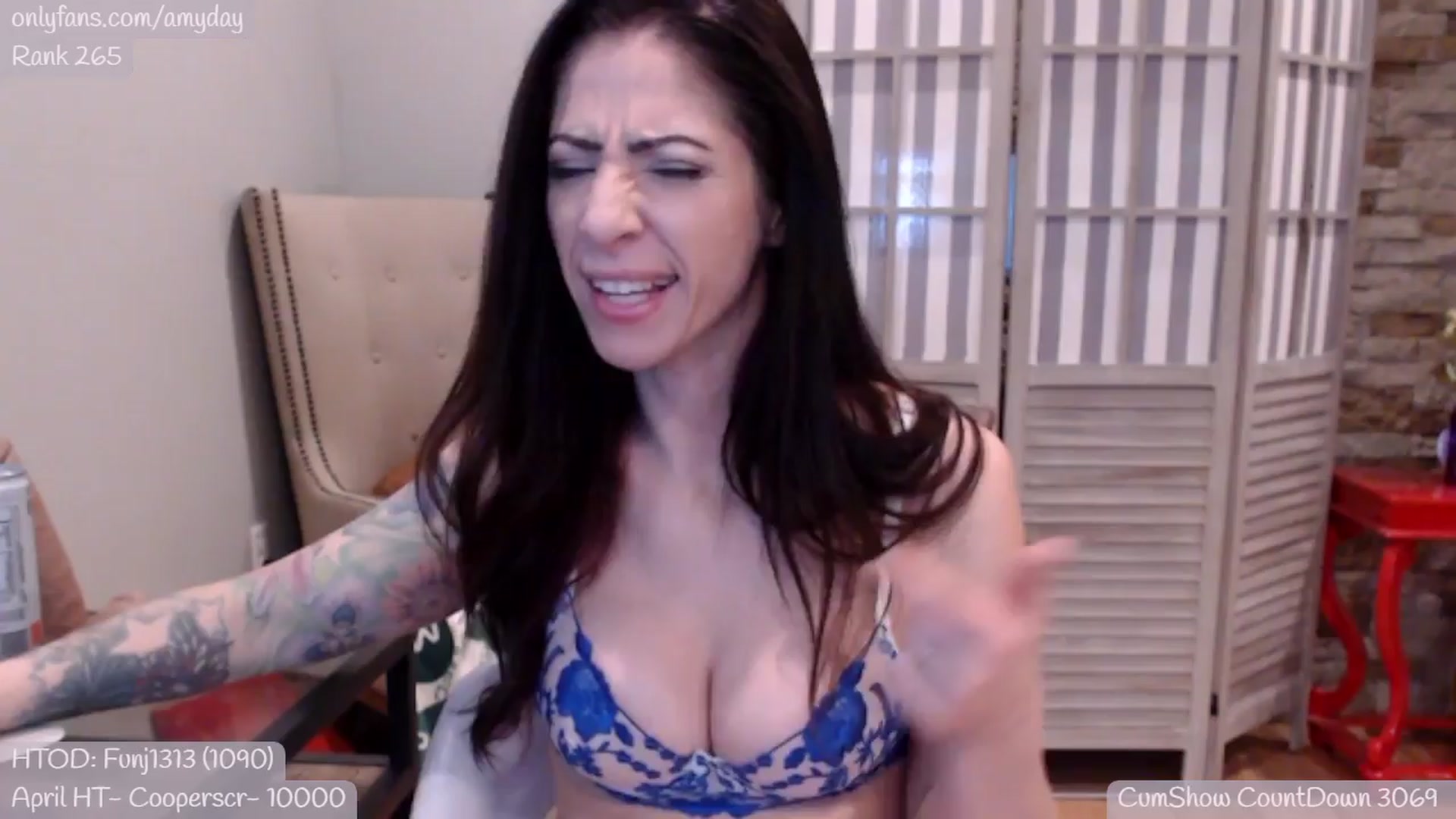 Gallery image thumbnail from AmyDay's myfreecams stream on, 04/11/2024, 18:38 image 13 of 20