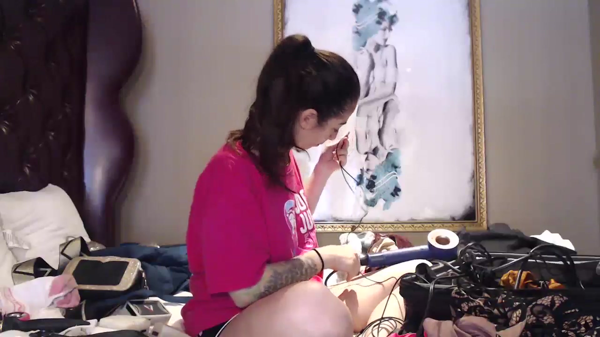Gallery image thumbnail from AmyDay's myfreecams stream on, 05/24/2024, 15:38 image 4 of 20