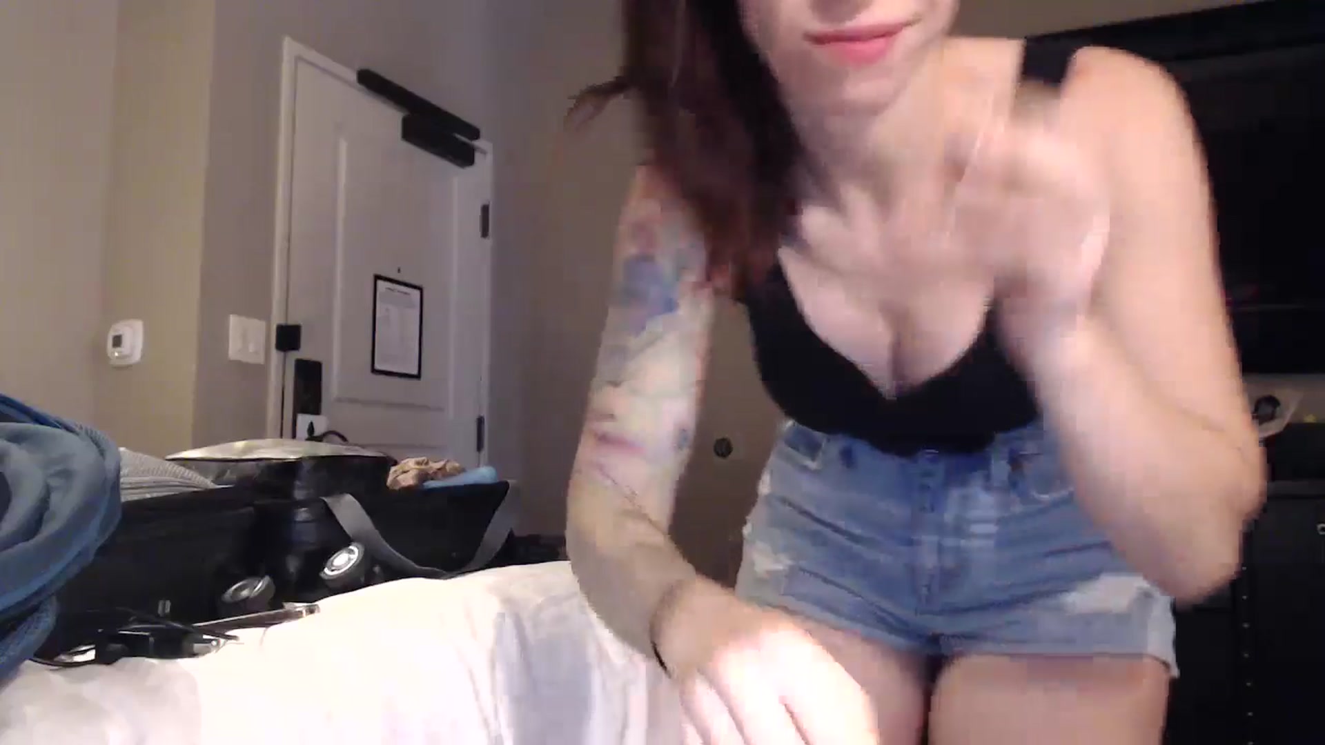 Gallery image thumbnail from AmyDay's myfreecams stream on, 05/24/2024, 16:12 image 19 of 20