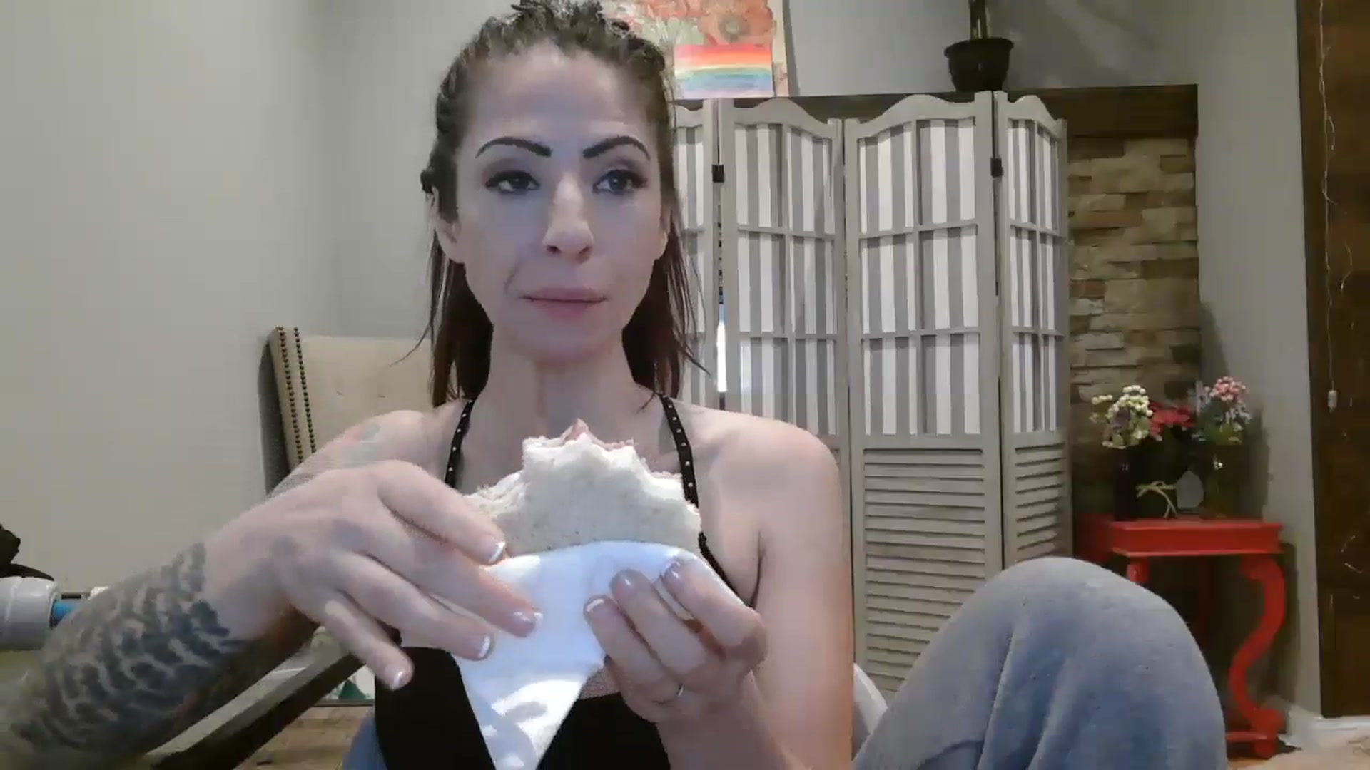 Gallery image thumbnail from AmyDay's myfreecams stream on, 05/28/2024, 17:59 image 7 of 20