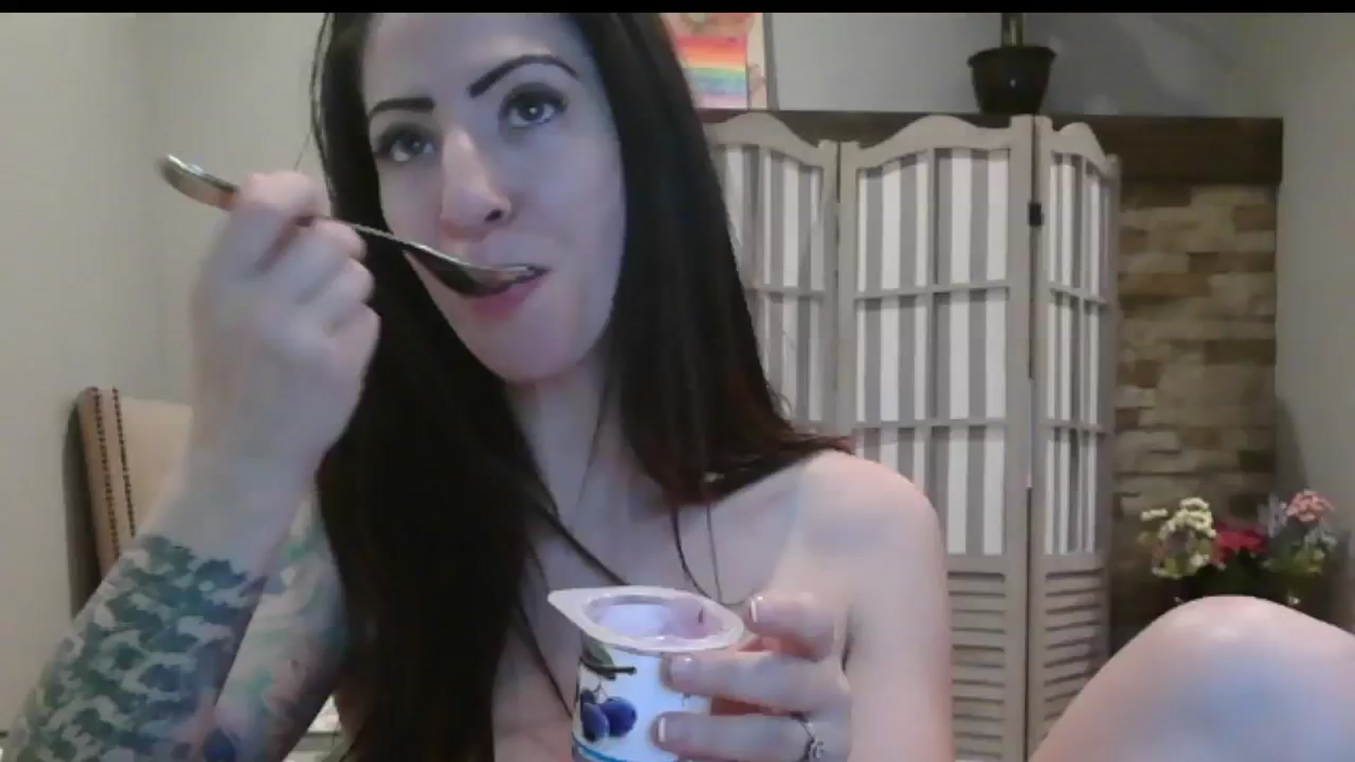 Gallery image thumbnail from AmyDay's myfreecams stream on, 05/30/2024, 18:00 image 2 of 20