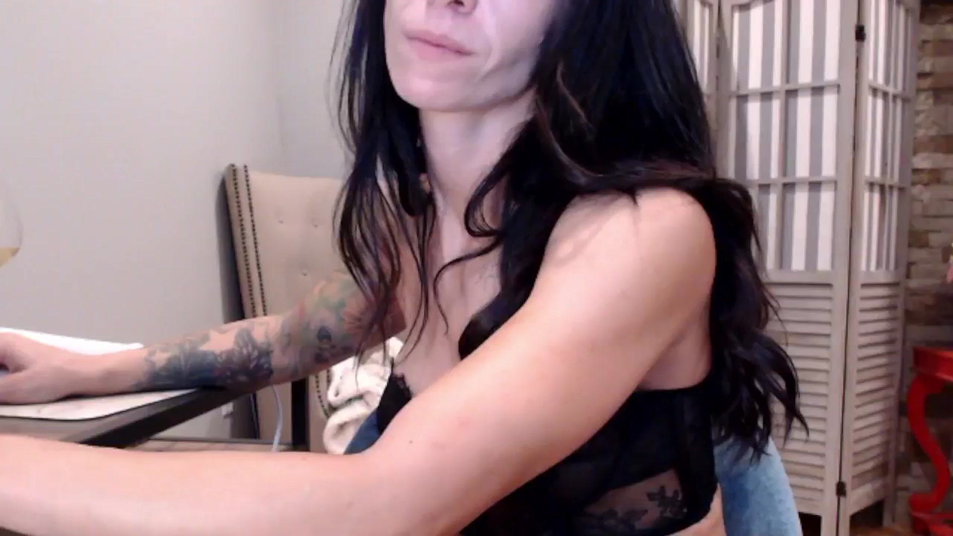 Gallery image thumbnail from AmyDay's myfreecams stream on, 09/10/2024, 05:13 image 17 of 20