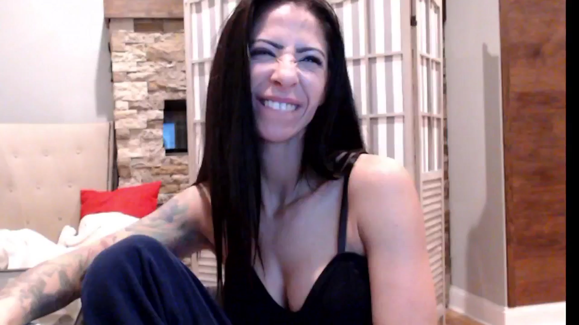 Gallery image thumbnail from AmyDay's myfreecams stream on, 10/15/2024, 06:01 image 7 of 20