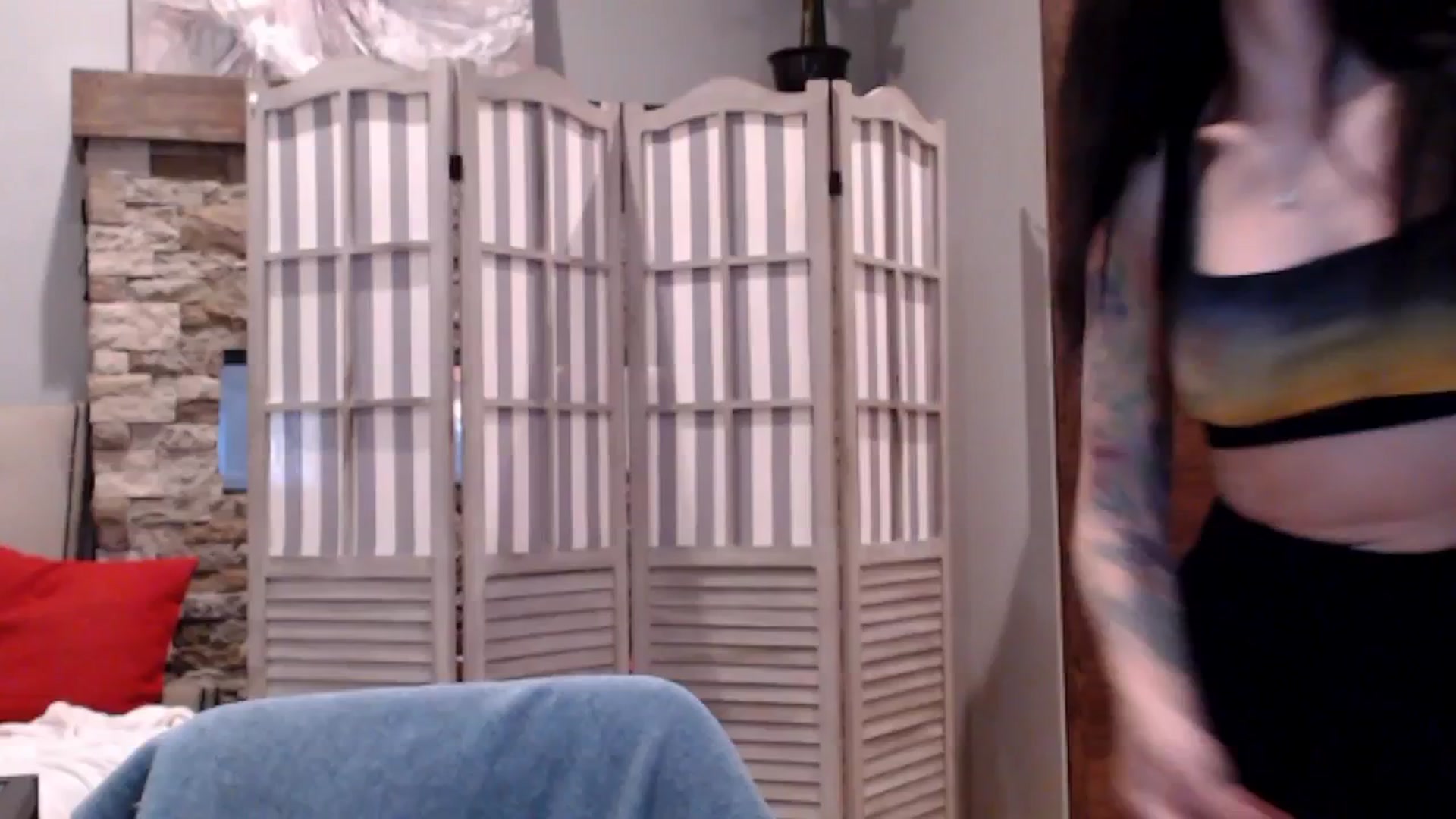 Gallery image thumbnail from AmyDay's myfreecams stream on, 10/21/2024, 18:27 image 16 of 20