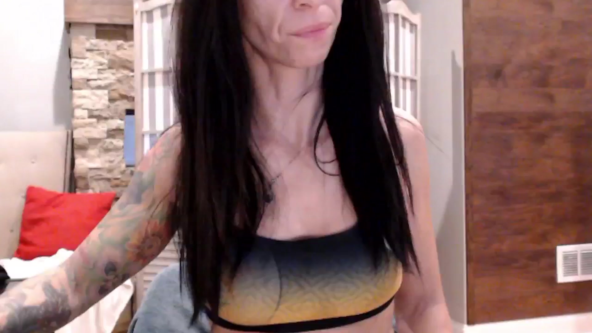Gallery image thumbnail from AmyDay's myfreecams stream on, 10/21/2024, 18:43 image 9 of 20